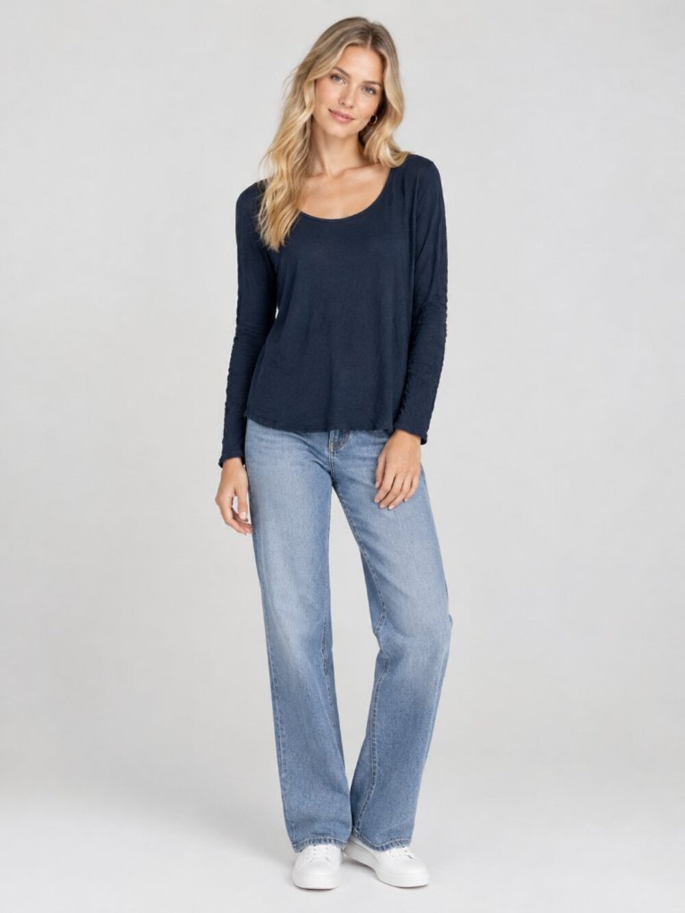 2/$30 TAHARI Scoop Neck Long Sleeve Knit T-Shirt Navy Medium #A6134